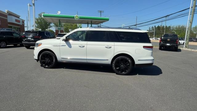 Used 2023 Lincoln Navigator L Reserve AWD/4WD image 5
