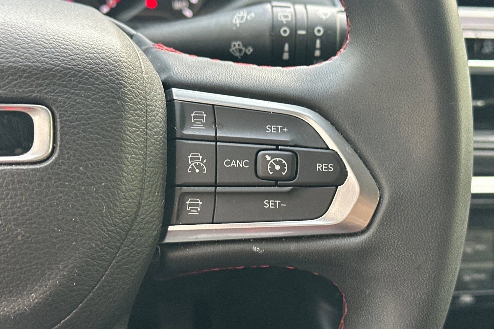 Used 2022 Jeep Compass Trailhawk AWD/4WD image 38