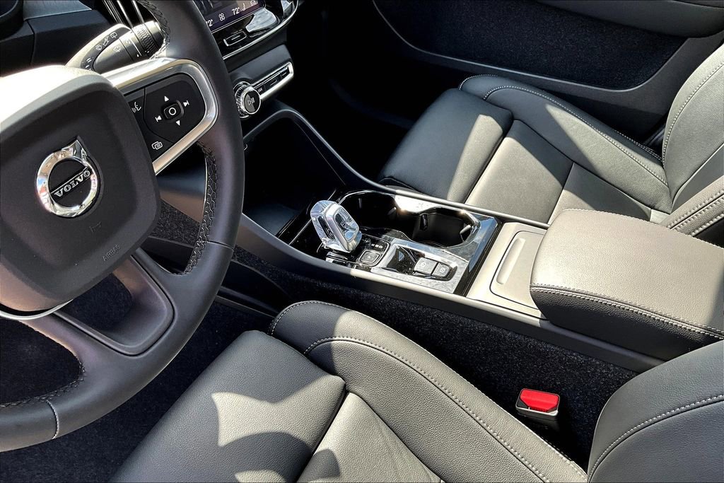 New 2026 Volvo XC40 B5 Ultra w/ Protection Package Premier image 21