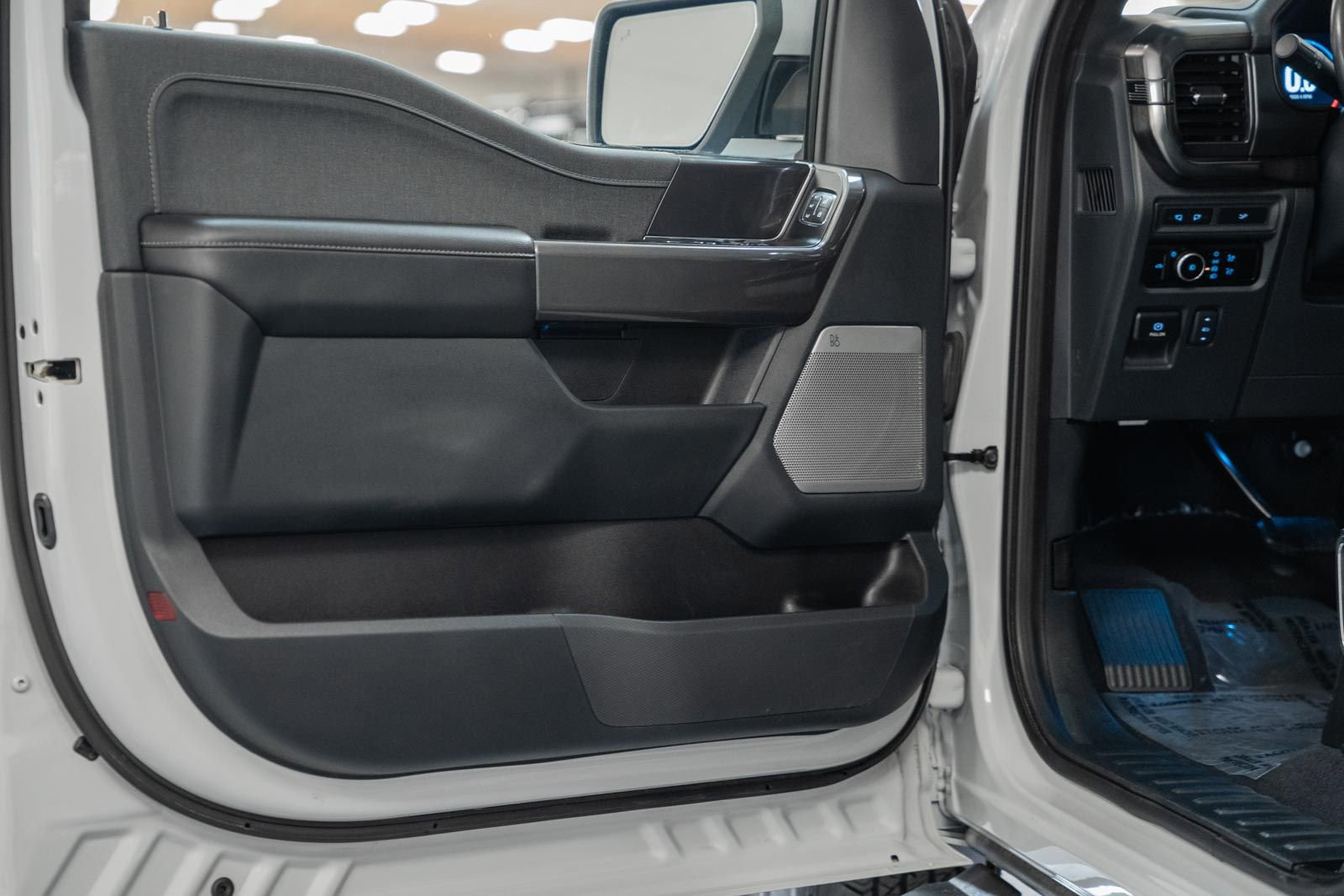 Used 2023 Ford F150 Lariat w/ Equipment Group 502A High image 49