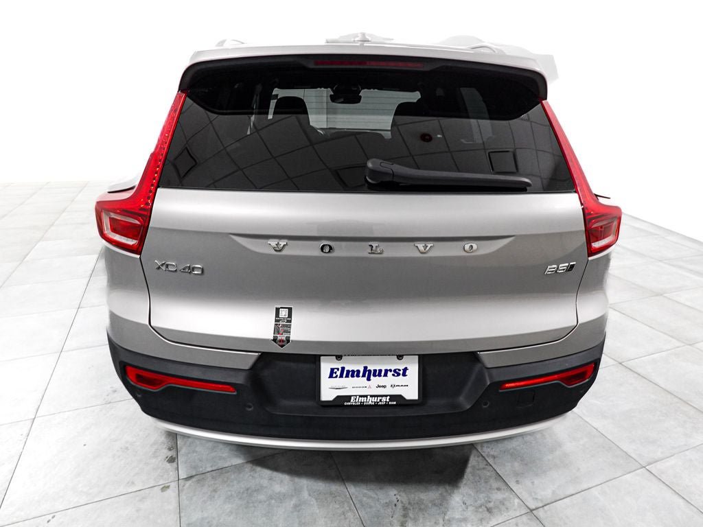 Used 2025 Volvo XC40 B5 Core AWD/4WD image 6