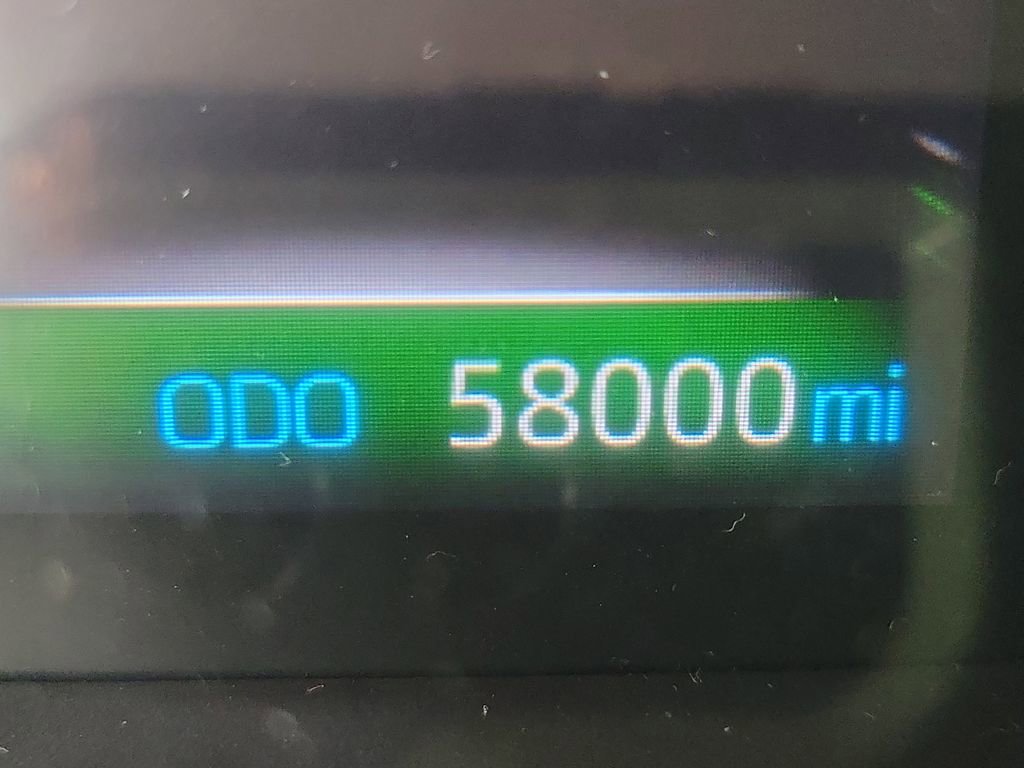 Used 2019 Toyota RAV4 XLE FWD image 4