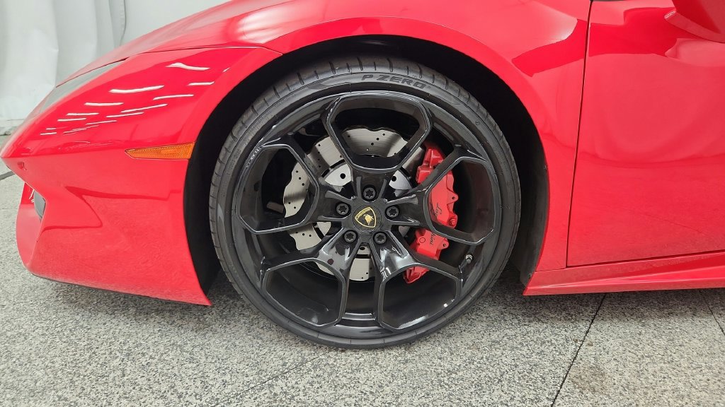 Used 2017 Lamborghini Huracan LP 580-2 RWD image 13
