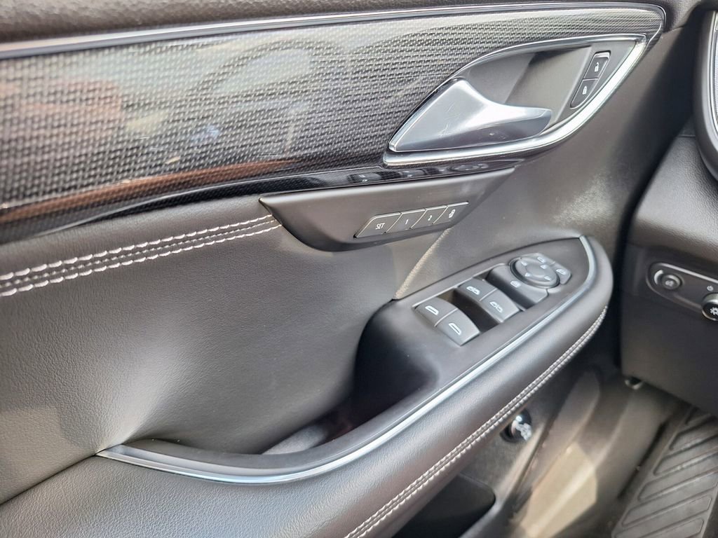 Used 2023 Buick Envision Essence w/ Sport Touring Package image 18
