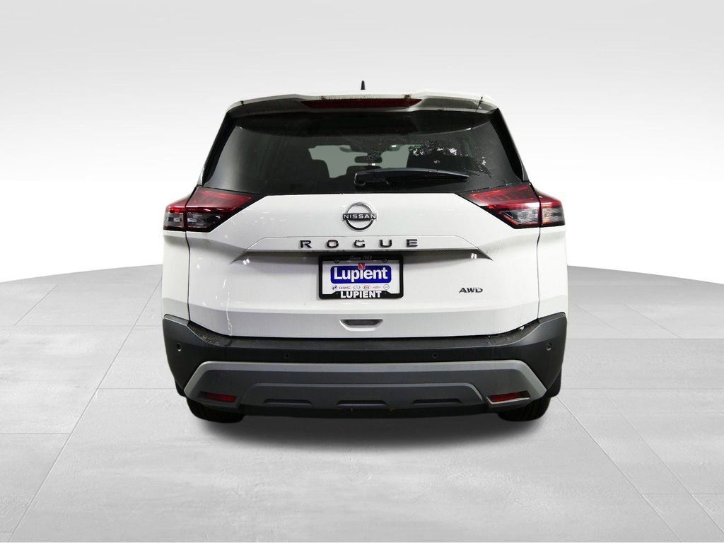 Used 2023 Nissan Rogue S image 9