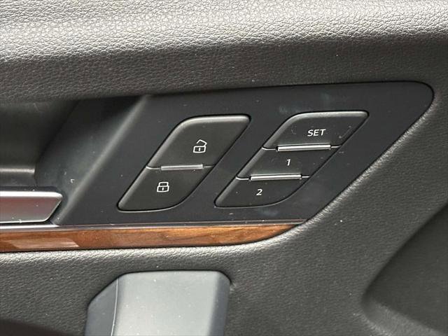 Used 2023 Audi Q5 2.0T Premium w/ Convenience Package AWD/4WD image 11