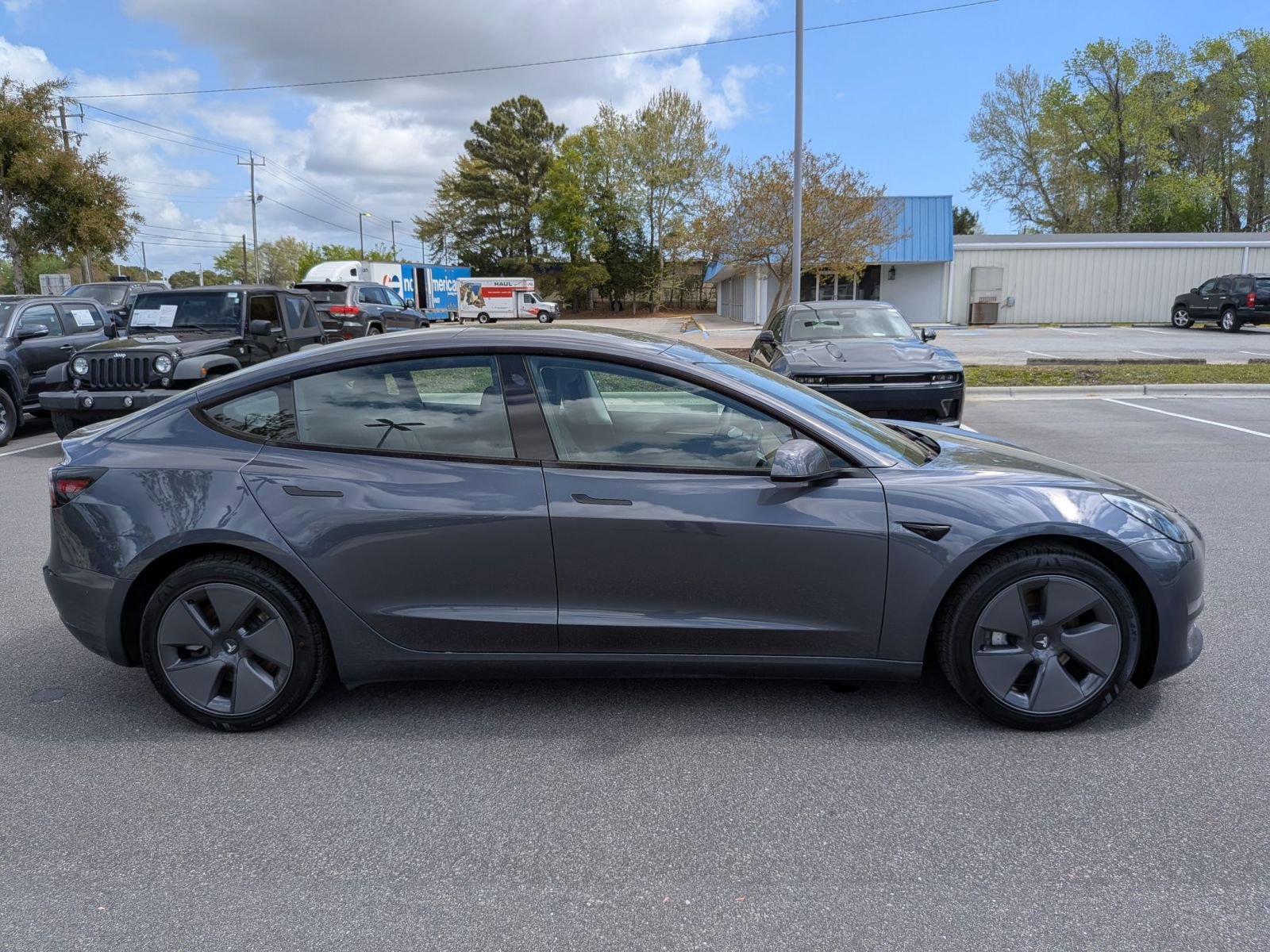 Used 2023 Tesla Model 3 Standard Range image 2