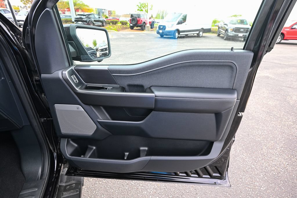 Used 2025 Ford F150 Lariat AWD/4WD image 26