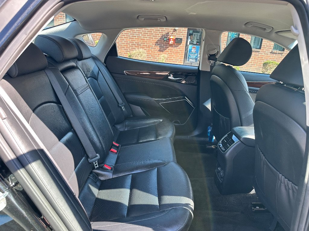 Used 2019 Kia Cadenza Premium FWD image 19