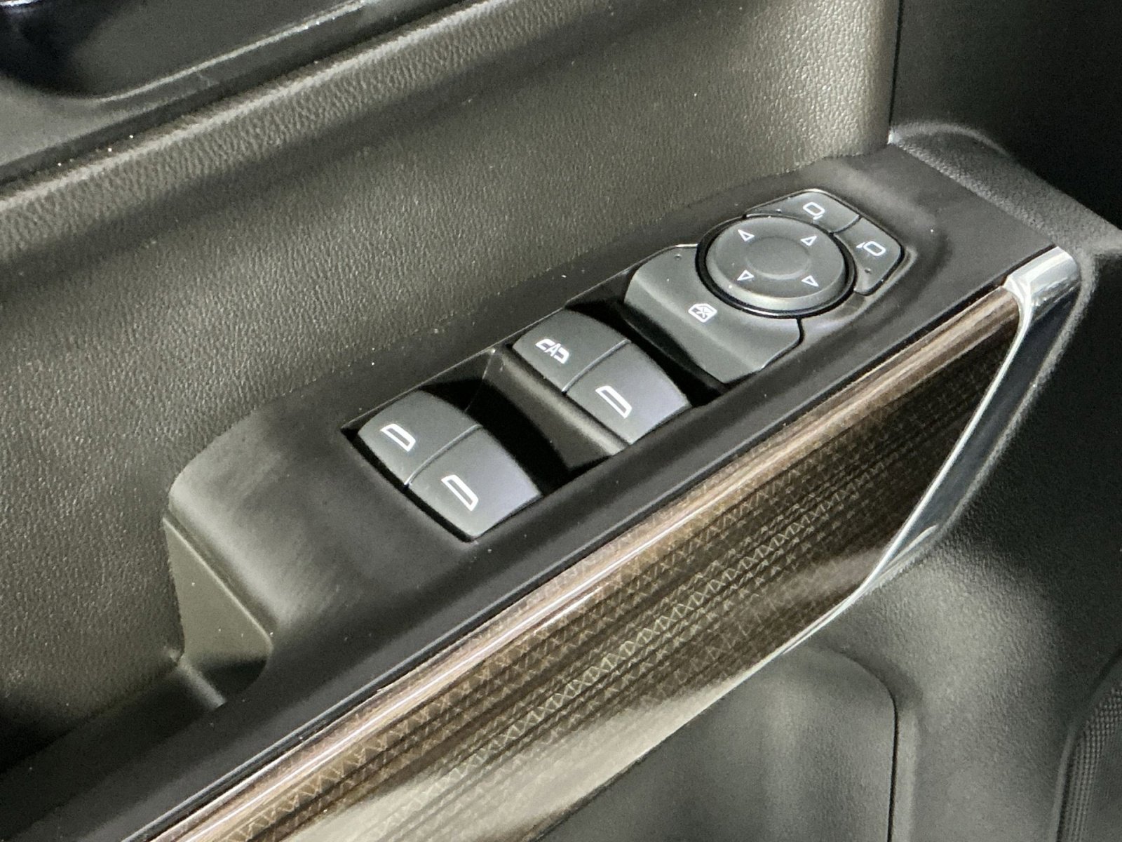 Used 2021 Chevrolet Silverado 1500 RST AWD/4WD image 16