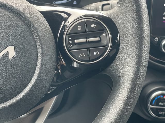 Used 2023 Kia Soul S FWD image 17