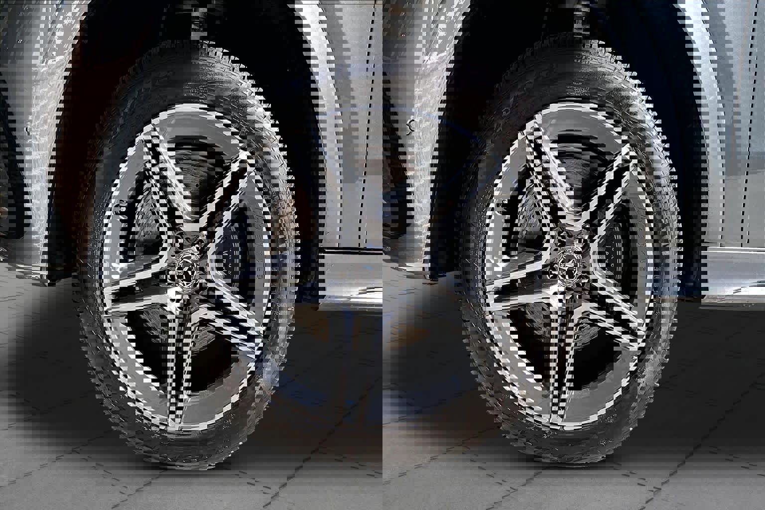 Certified 2024 Mercedes-Benz GLS 450 4MATIC w/ AMG Line Exterior image 11