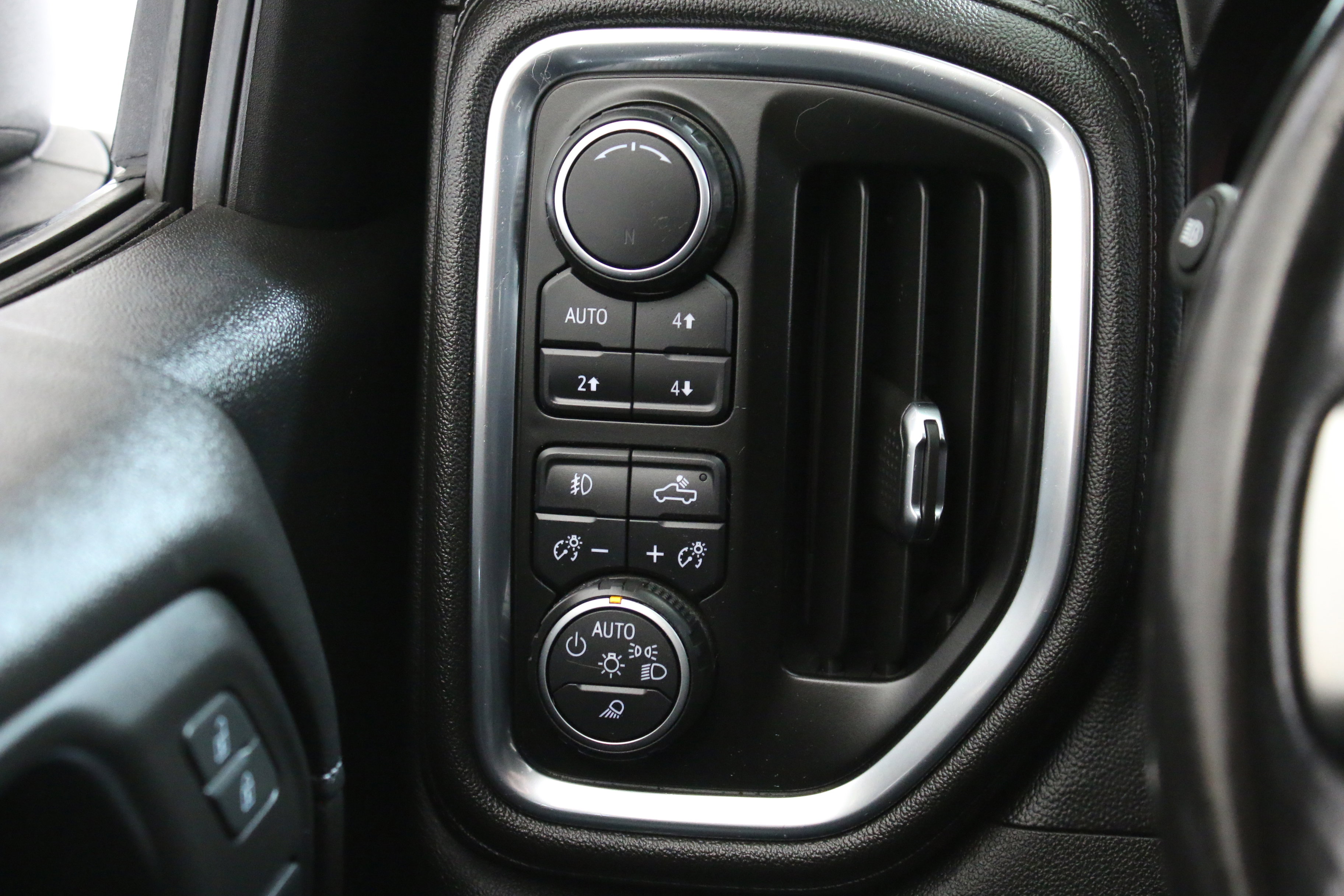 Used 2019 Chevrolet Silverado 1500 LTZ w/ LTZ Plus Package image 19