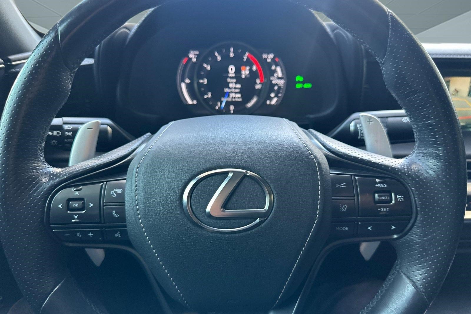 Used 2018 Lexus LC 500 Coupe w/ Sport Package RWD image 11