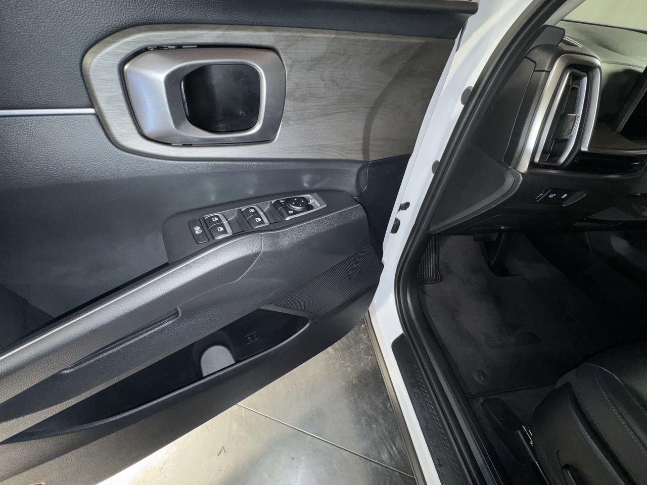 Certified 2024 Kia Sorento X-Line EX image 20