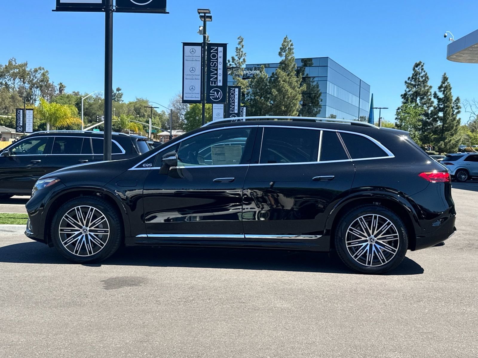 New 2026 Mercedes-Benz EQS 550 4MATIC SUV image 6