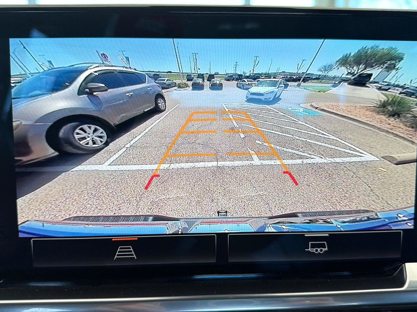 Used 2023 GMC Sierra 1500 SLT image 31