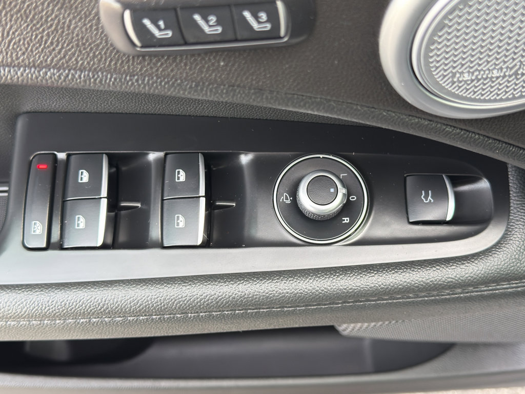 Used 2024 Alfa Romeo Stelvio Ti image 12