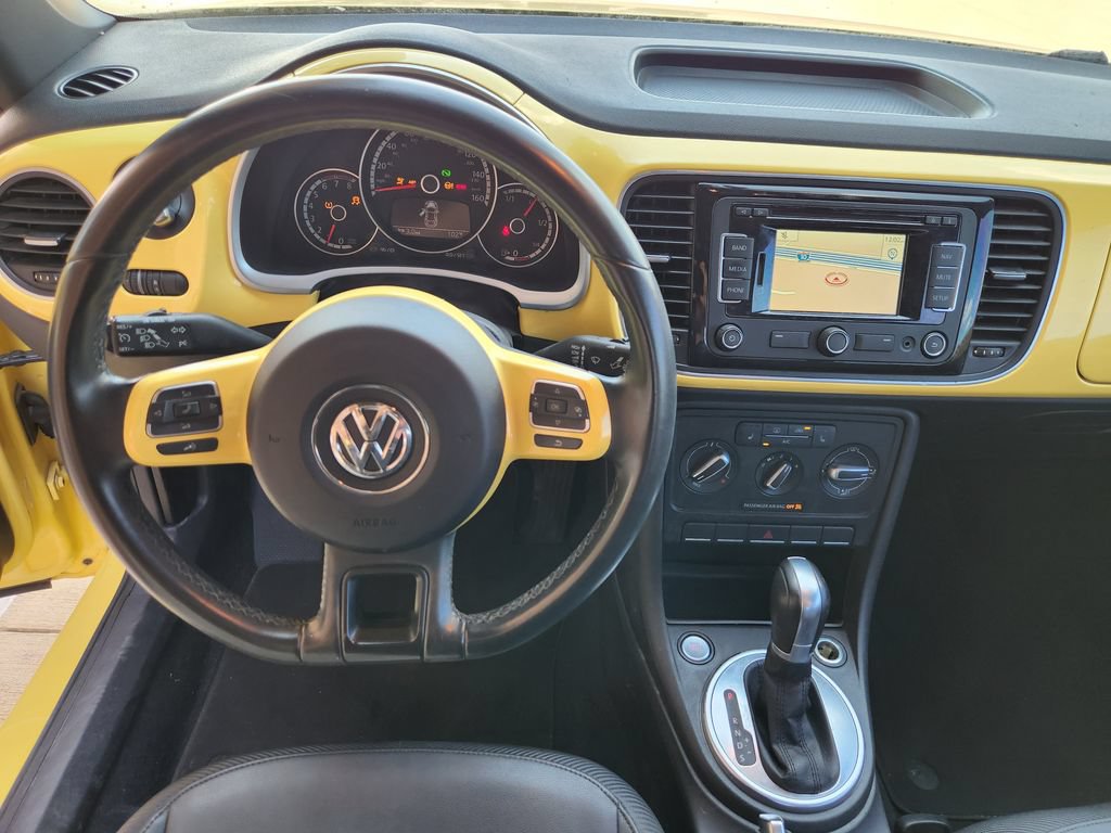 Used 2015 Volkswagen Beetle 1.8T FWD image 26