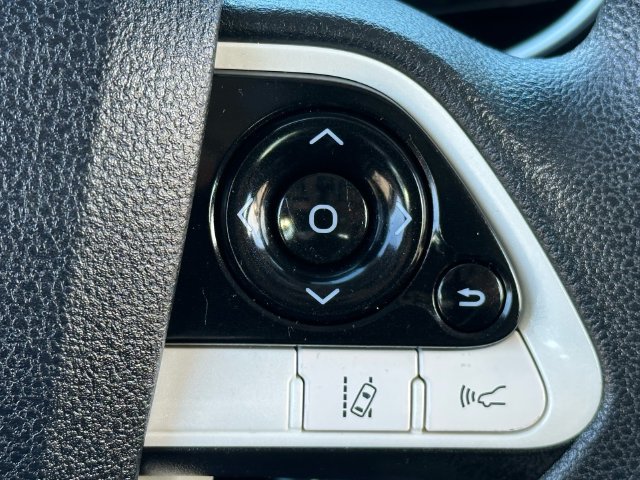 Used 2018 Toyota Prius Two w/ Prius Two Safety Plus Package FWD image 13