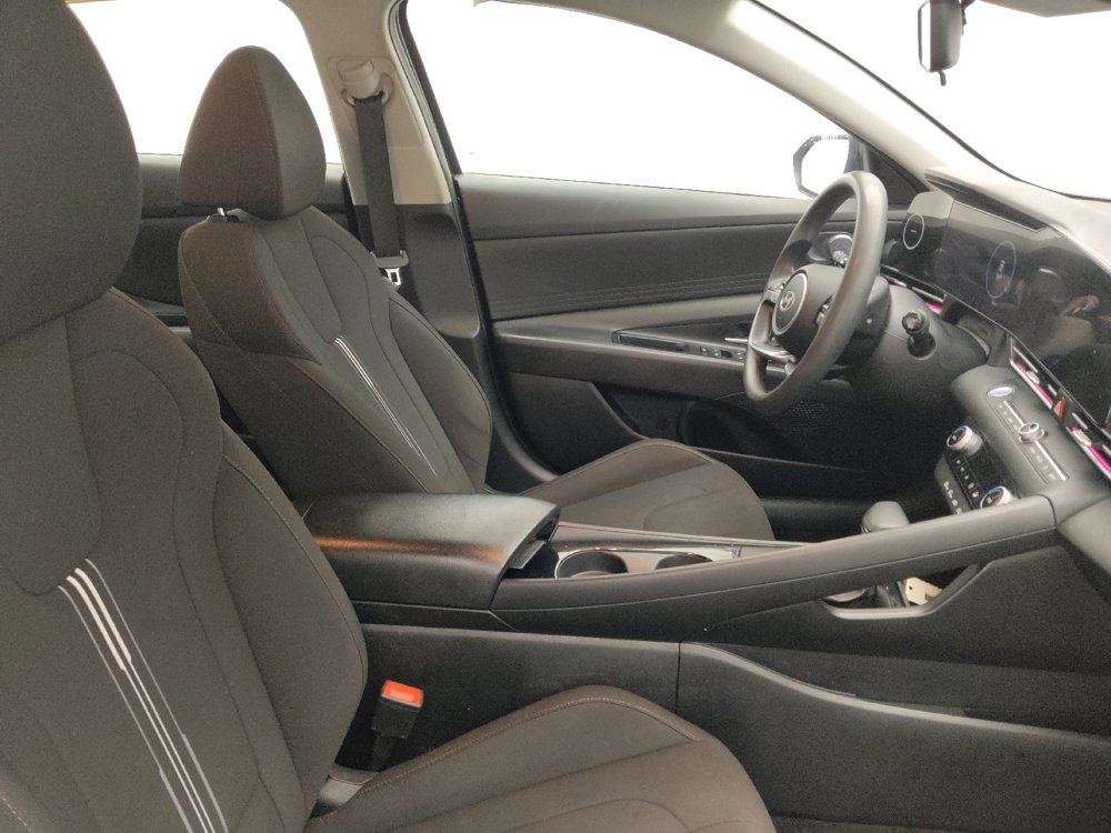 Used 2024 Hyundai Elantra Blue FWD image 21