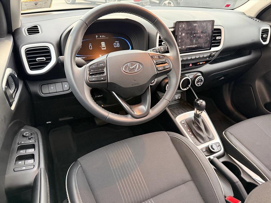 Used 2025 Hyundai Venue Limited image 4