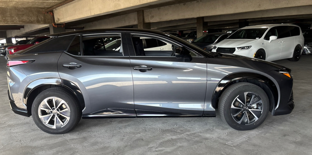 Used 2023 Lexus RZ 450e Premium w/ Technology Package AWD/4WD image 3