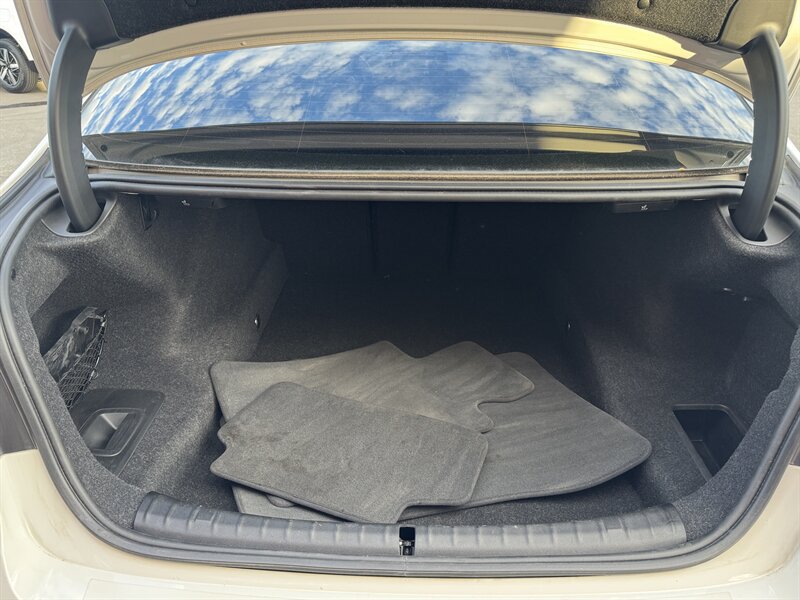 Used 2023 BMW 530i w/ Convenience Package RWD image 15