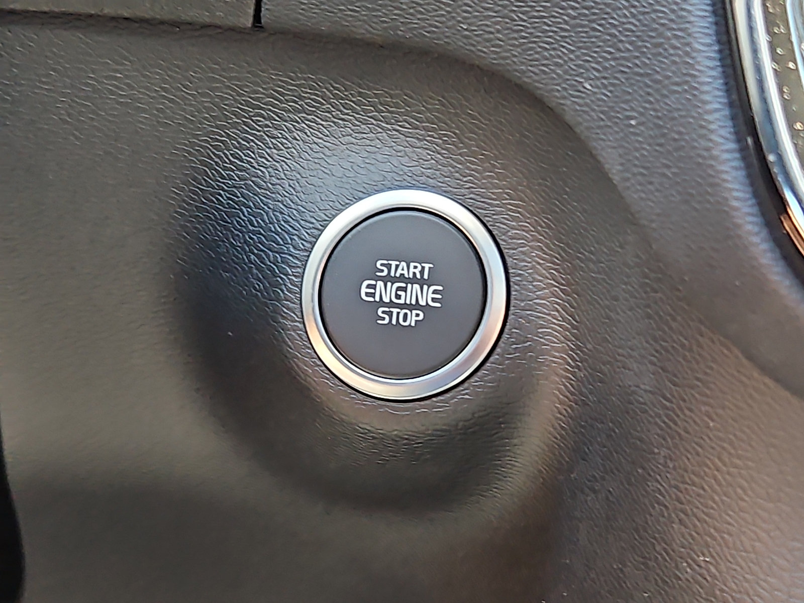 New 2026 Volvo XC40 B5 Core w/ Protection Package Premier AWD/4WD image 18