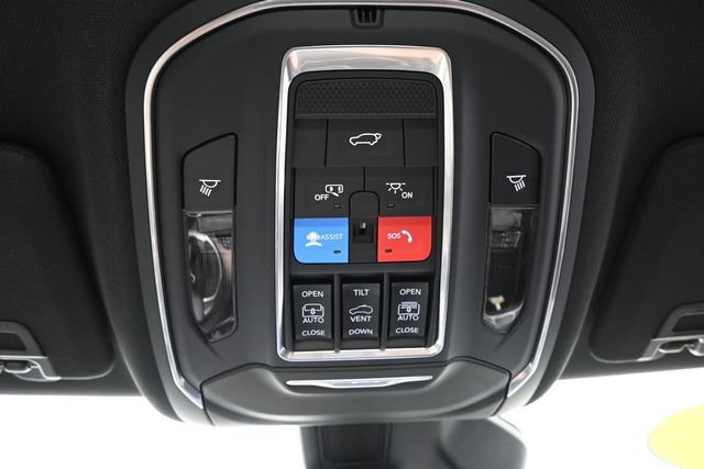 Used 2026 Jeep Grand Cherokee Limited w/ Luxury Tech Group II AWD/4WD image 42