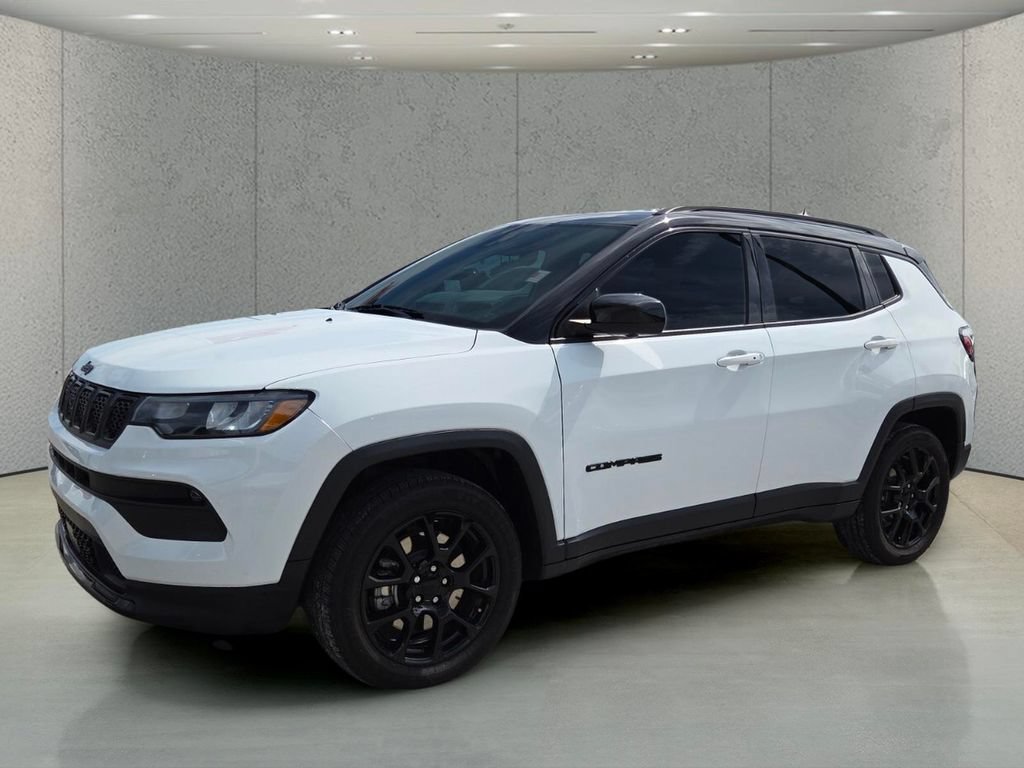 Used 2023 Jeep Compass Latitude w/ Convenience Group AWD/4WD image 10