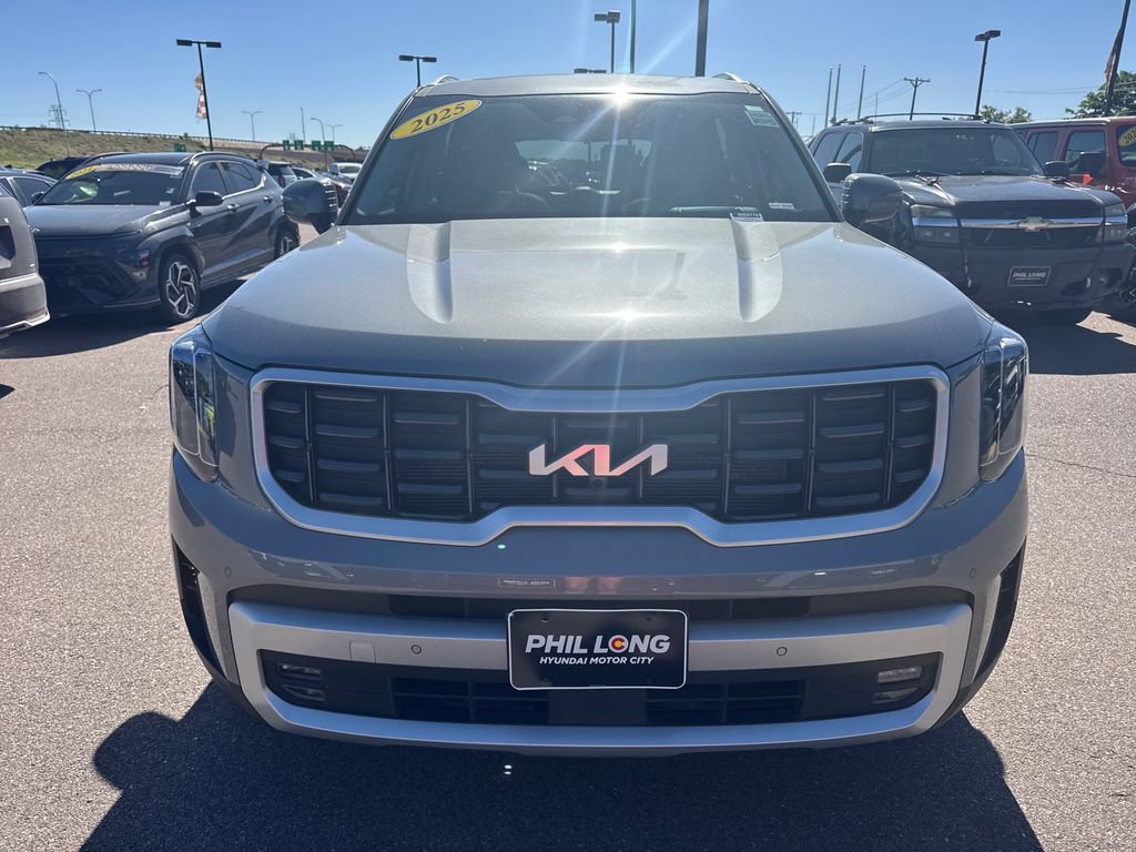 Used 2025 Kia Telluride SX Prestige AWD/4WD image 2