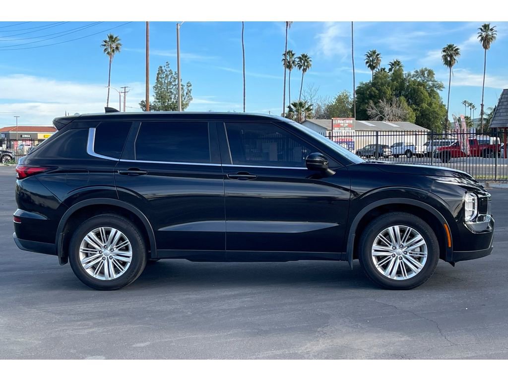 Used 2022 Mitsubishi Outlander ES image 7