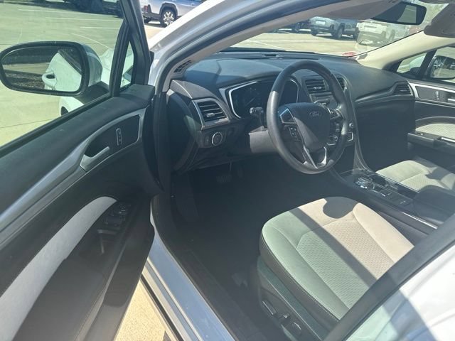 Used 2019 Ford Fusion SE w/ Equipment Group 151A FWD image 7