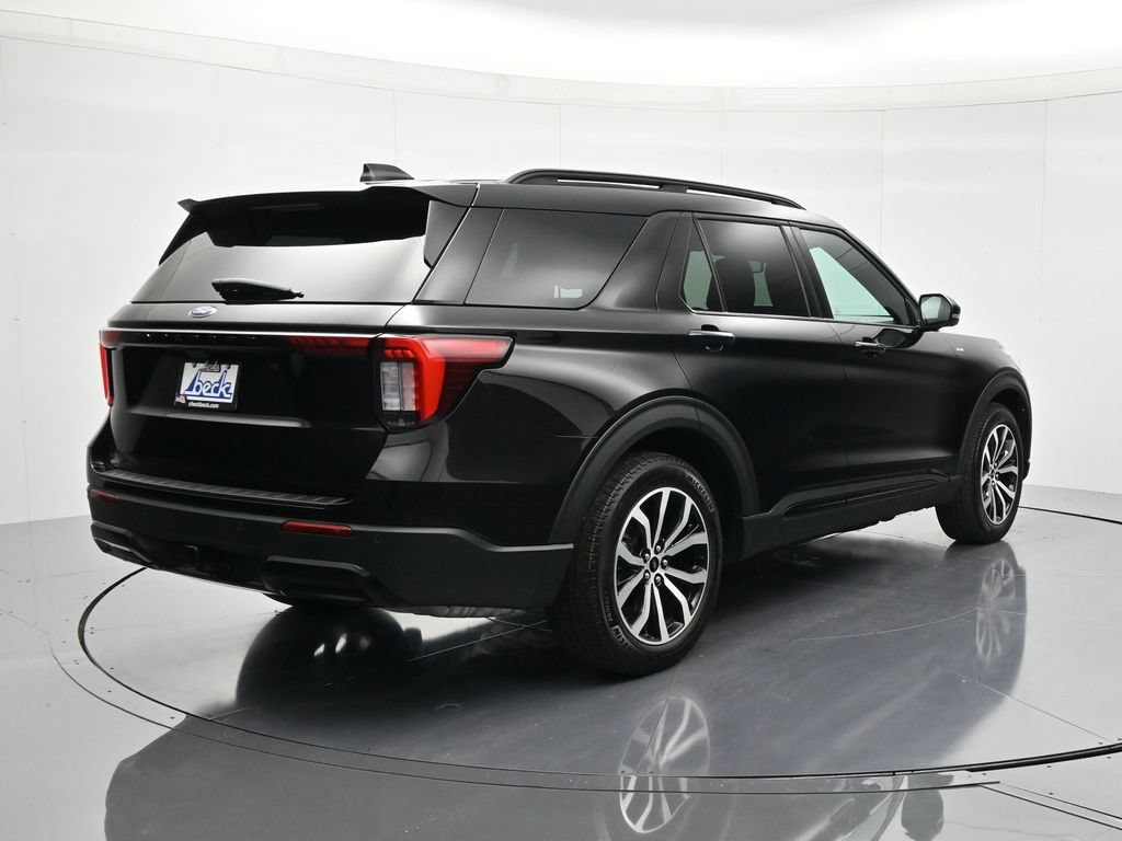 Certified 2025 Ford Explorer ST-Line w/ Premium Package RWD image 5