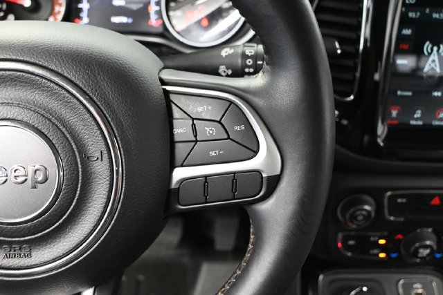 Used 2017 Jeep Compass Limited w/ Navigation Group AWD/4WD image 21