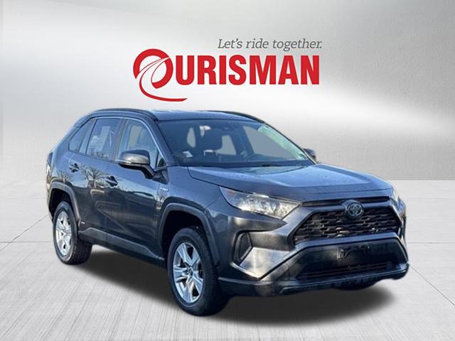 Used 2019 Toyota RAV4 LE video 1