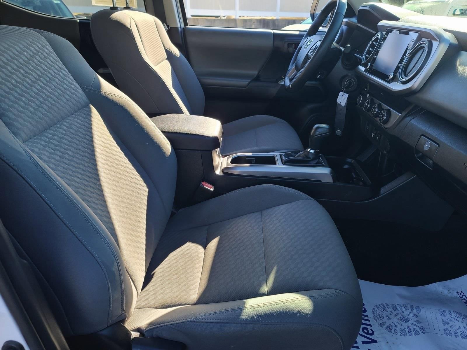 Used 2020 Toyota Tacoma SR5 AWD/4WD image 19