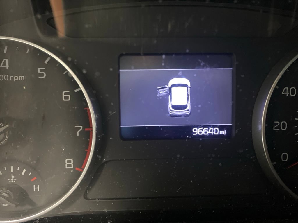 Used 2021 Kia Seltos LX AWD/4WD image 2