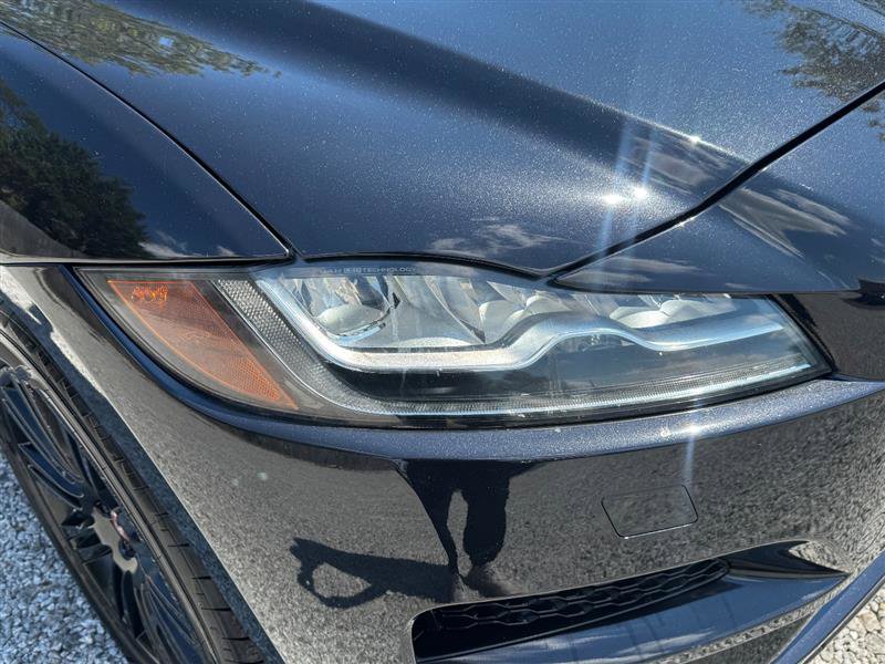 Used 2018 Jaguar F-PACE Portfolio image 18