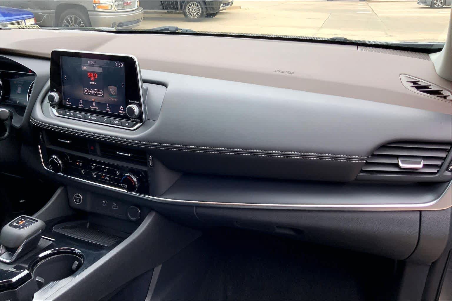 Used 2021 Nissan Rogue S AWD/4WD image 18