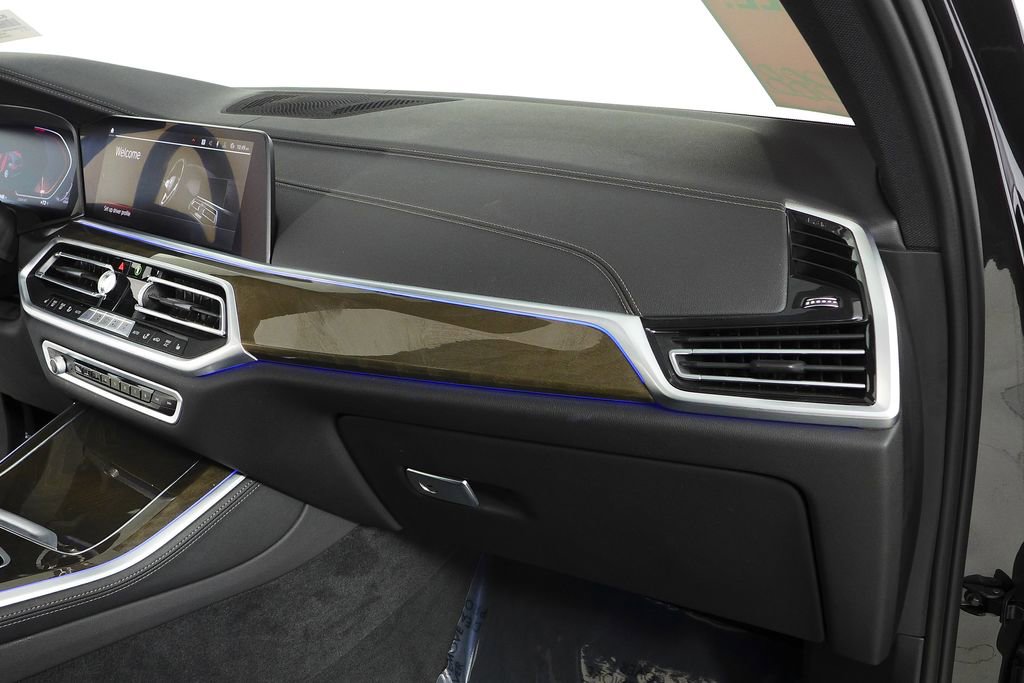 Used 2023 BMW X5 xDrive40i w/ Parking Assistance Package image 14