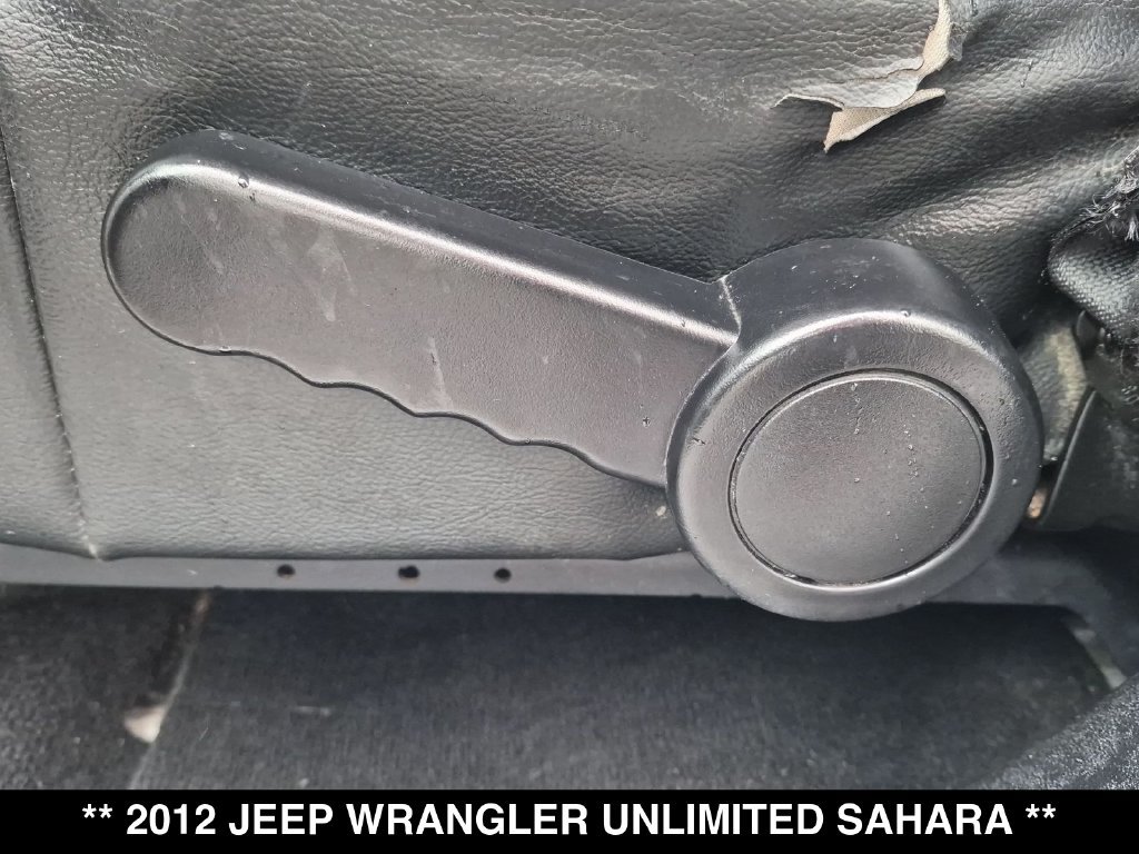 Used 2012 Jeep Wrangler Unlimited Sahara w/ Dual Top Group AWD/4WD image 17