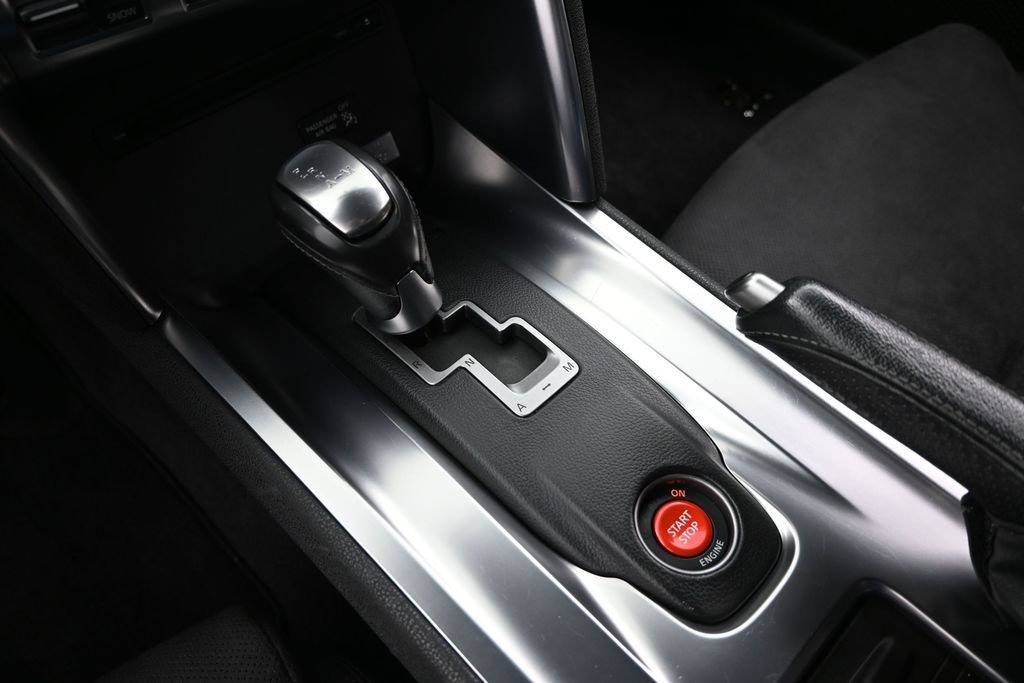 Used 2011 Nissan GT-R Premium AWD/4WD image 10