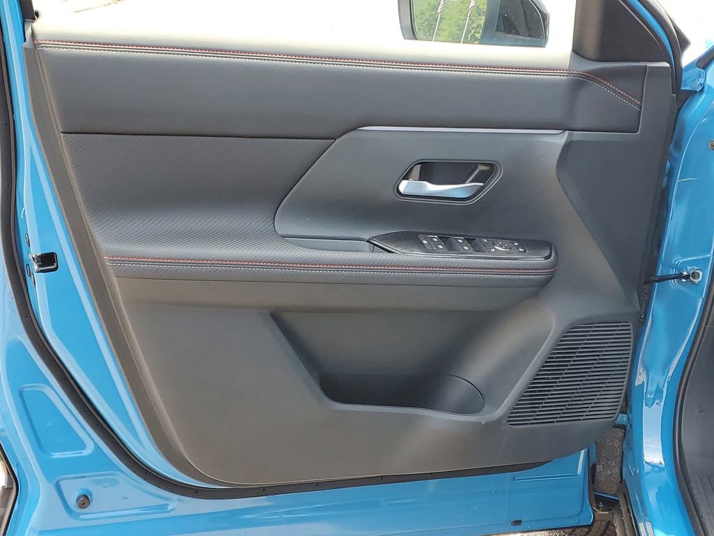 New 2025 Nissan Kicks SR w/ SR Premium Package image 8