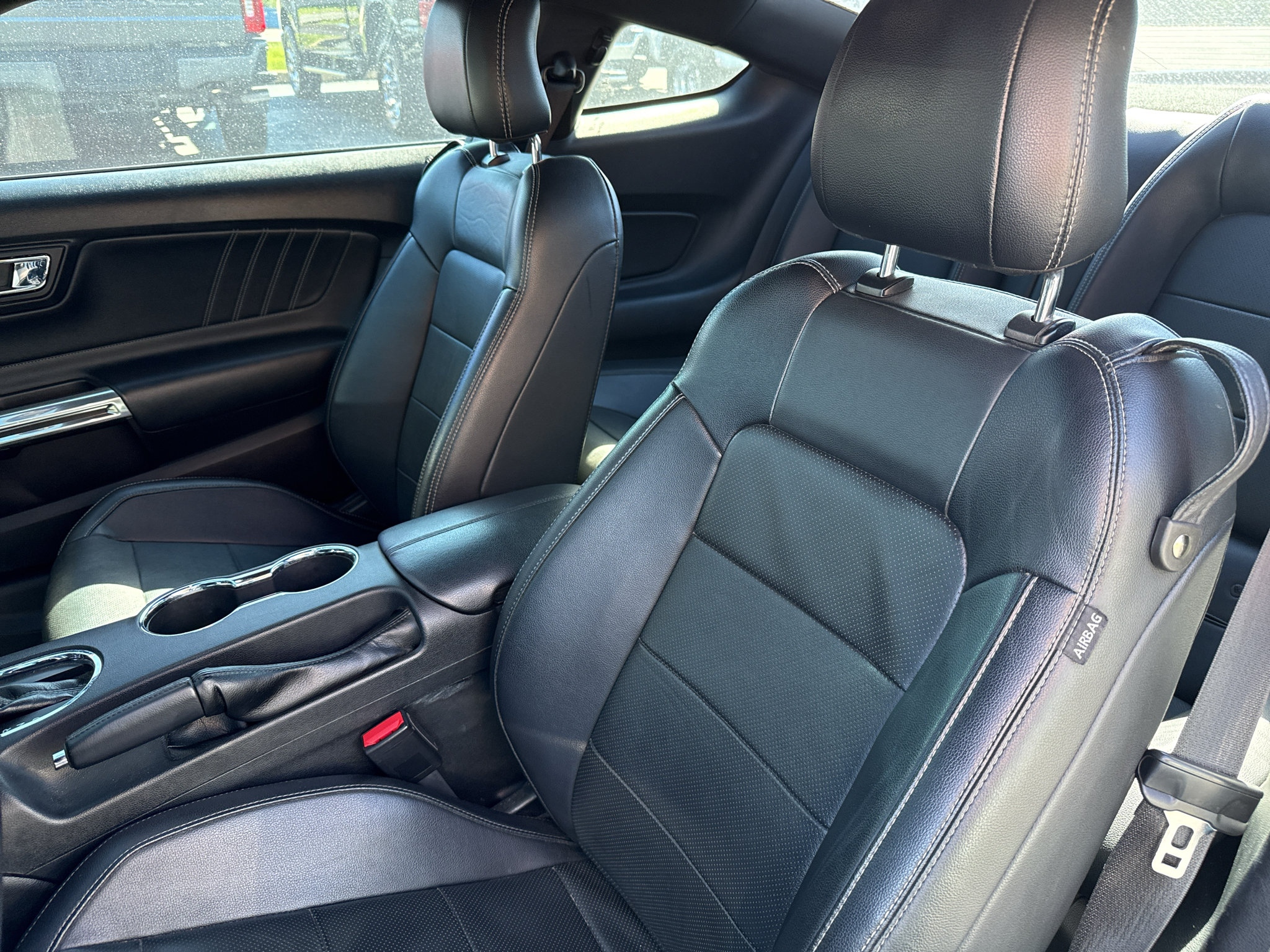 Used 2017 Ford Mustang GT Premium w/ Black Accent Package RWD image 15