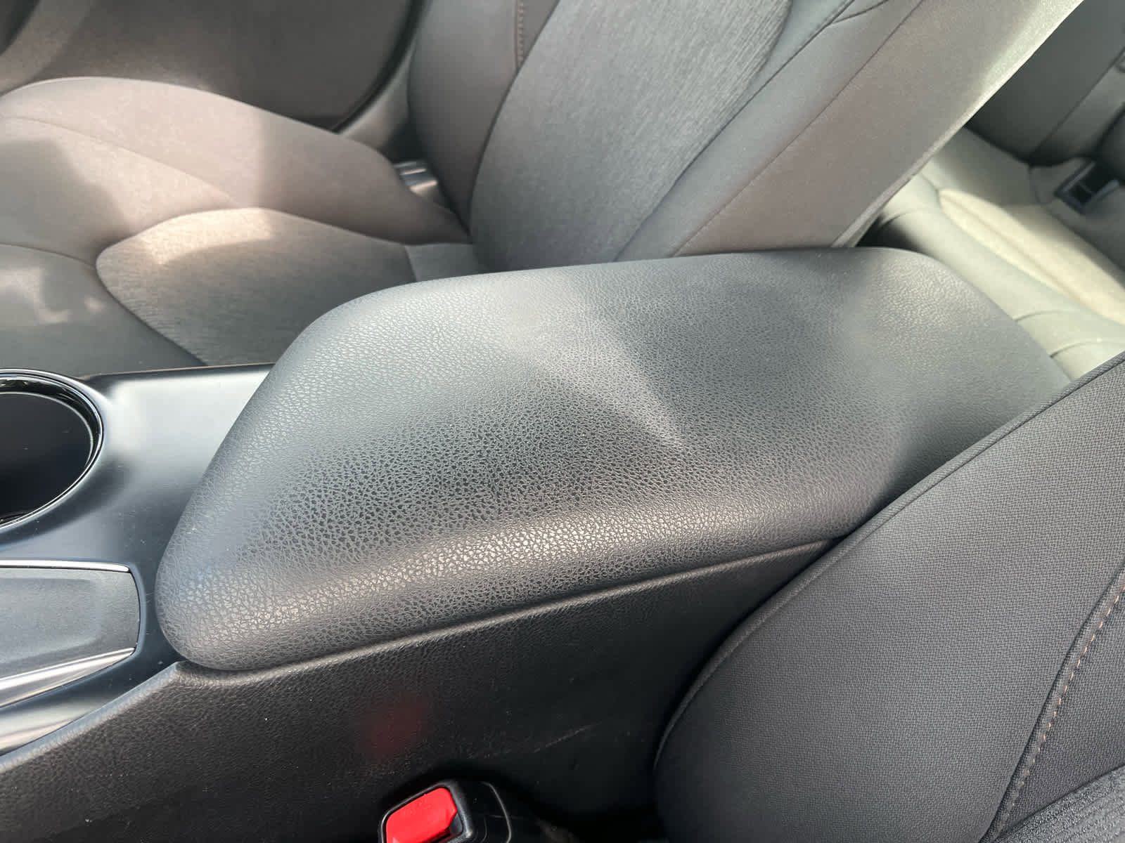 Used 2020 Toyota Camry LE image 18