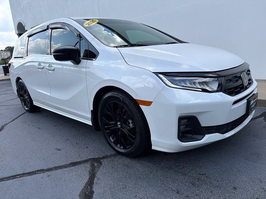 Used 2025 Honda Odyssey Sport-L image 3