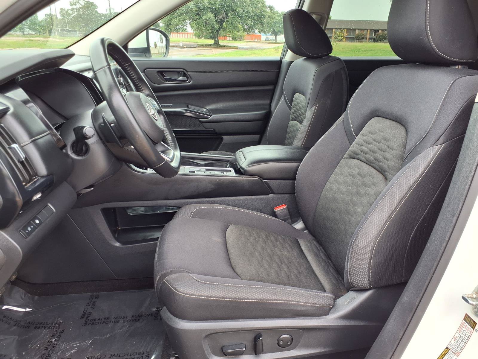 Used 2024 Nissan Pathfinder SV FWD image 27