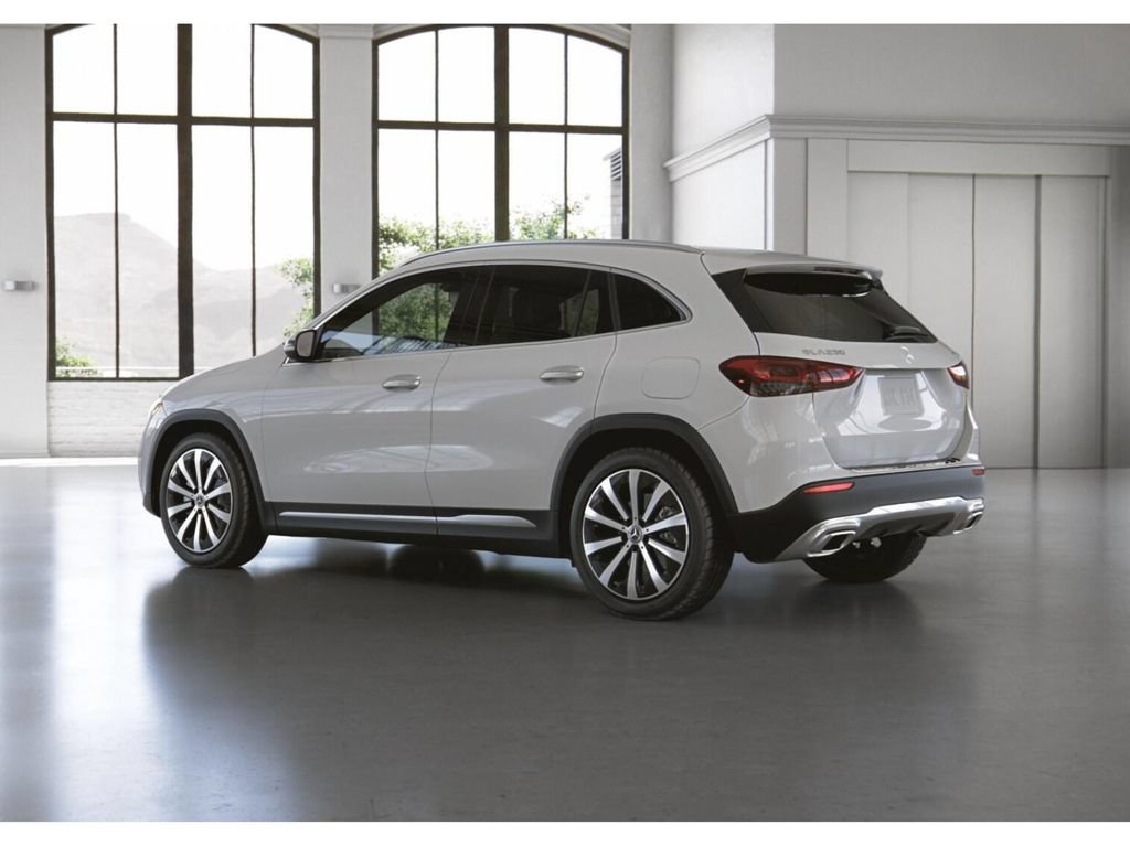 Certified 2022 Mercedes-Benz GLA 250 4MATIC image 31